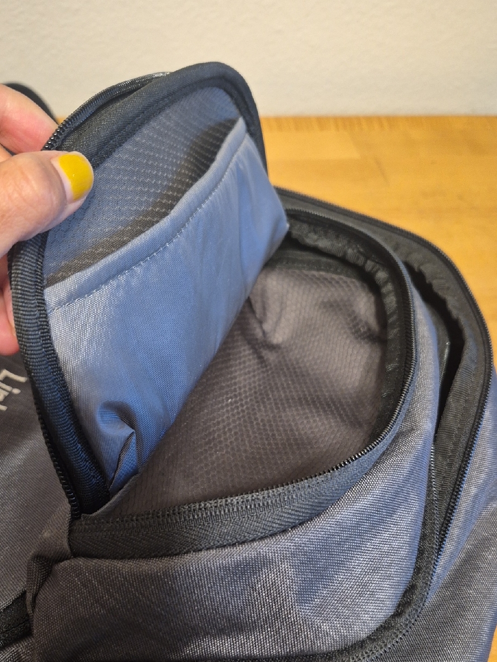 Thule Stravan Sweden Gray Backpack 16" Laptop - Picture 9 of 15
